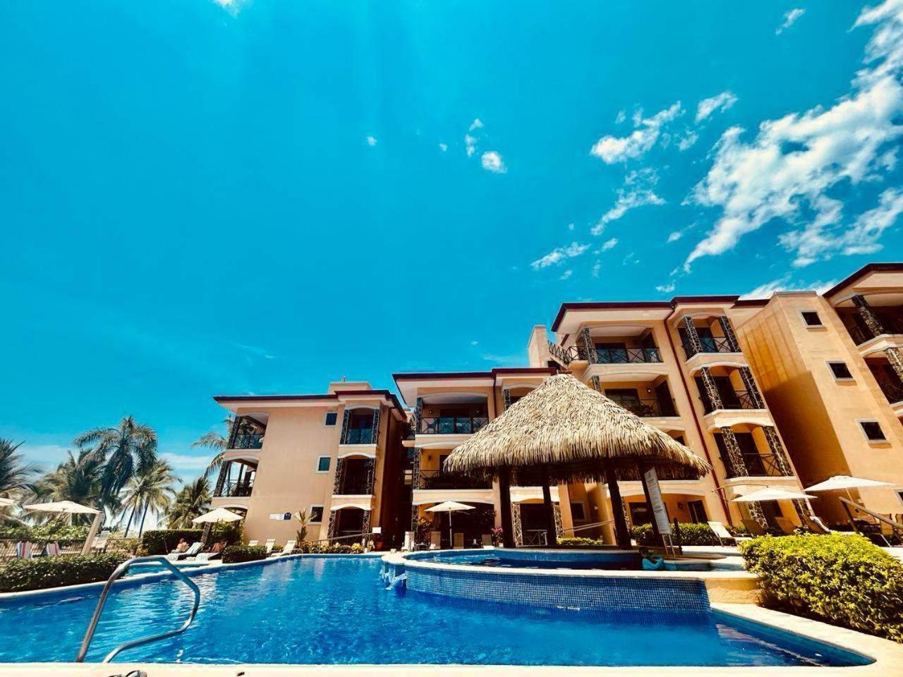 Apartamento De Lujo Las 3 Gotas Jaco, Frente Al Mar Con Vista A La Playa Exterior foto
