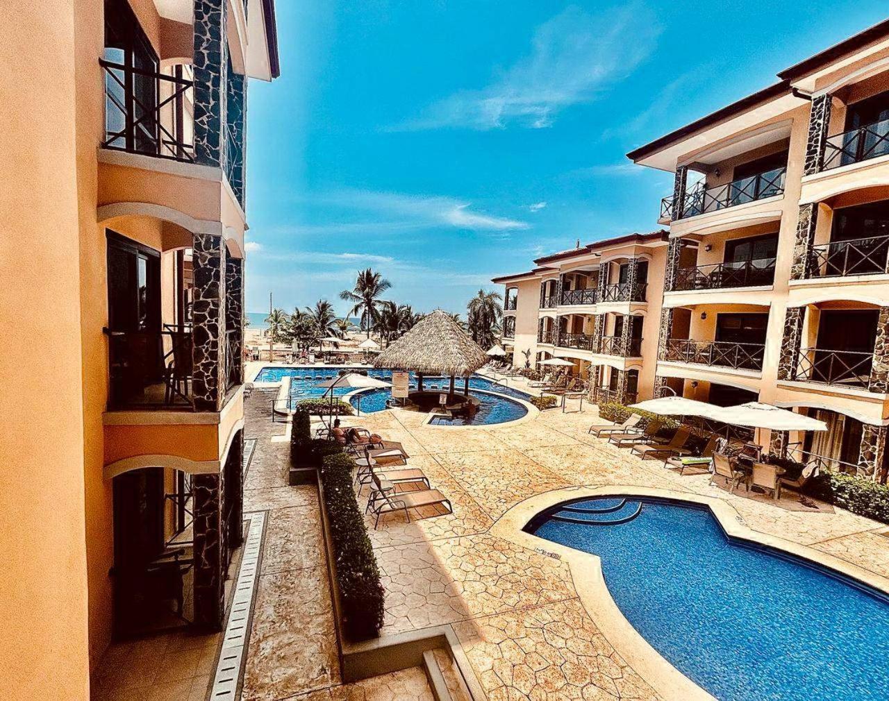 Apartamento De Lujo Las 3 Gotas Jaco, Frente Al Mar Con Vista A La Playa Exterior foto