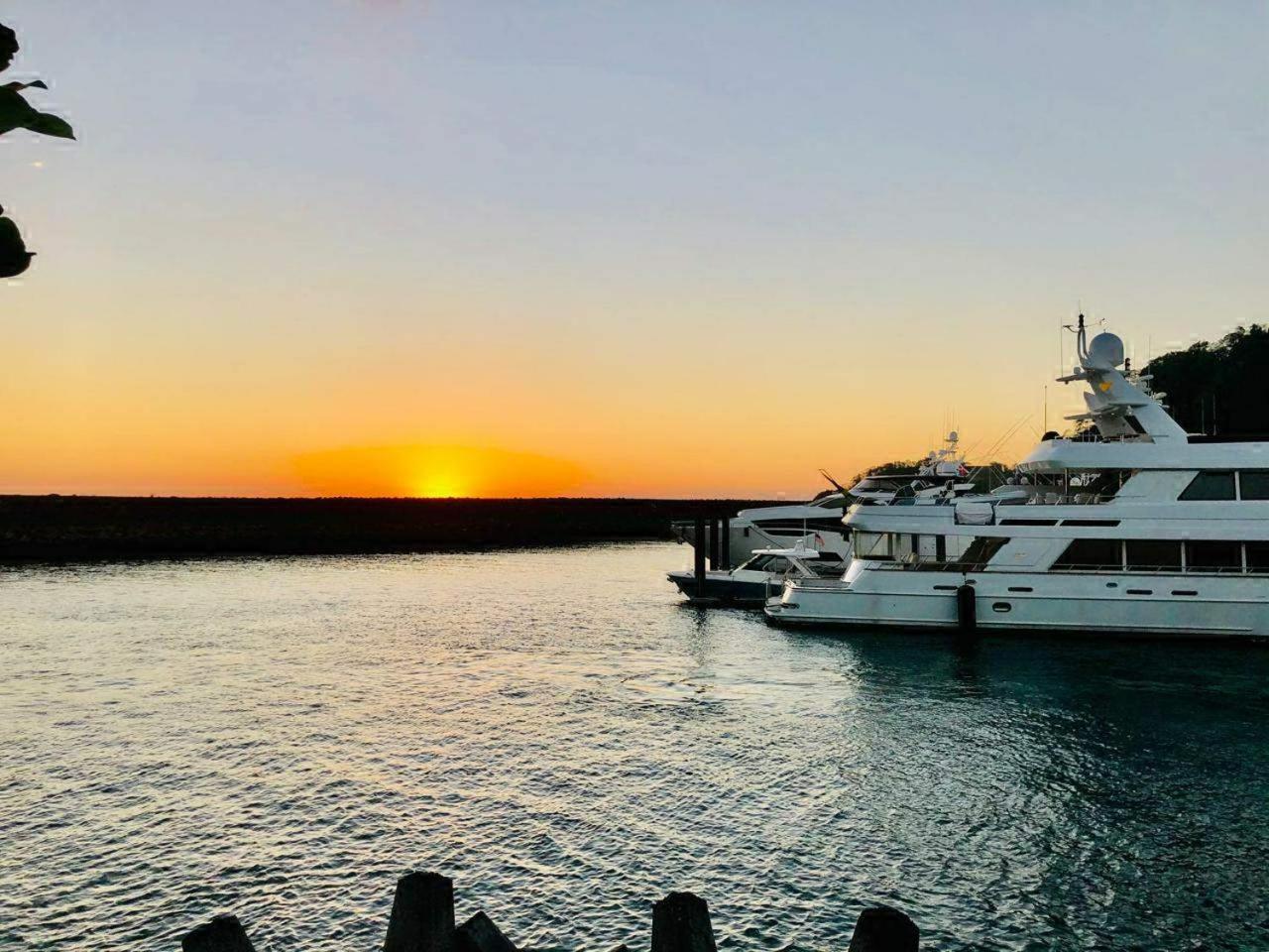 Apartamento De Lujo Las 3 Gotas Jaco, Frente Al Mar Con Vista A La Playa Exterior foto